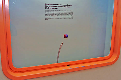 Bernoullis svævende bold som en permanent udstilling på Deutsches Museum i München